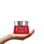 Pond's Age Miracle Hexyl-Retinol Day Cream SPF 18 45ml - Image 3